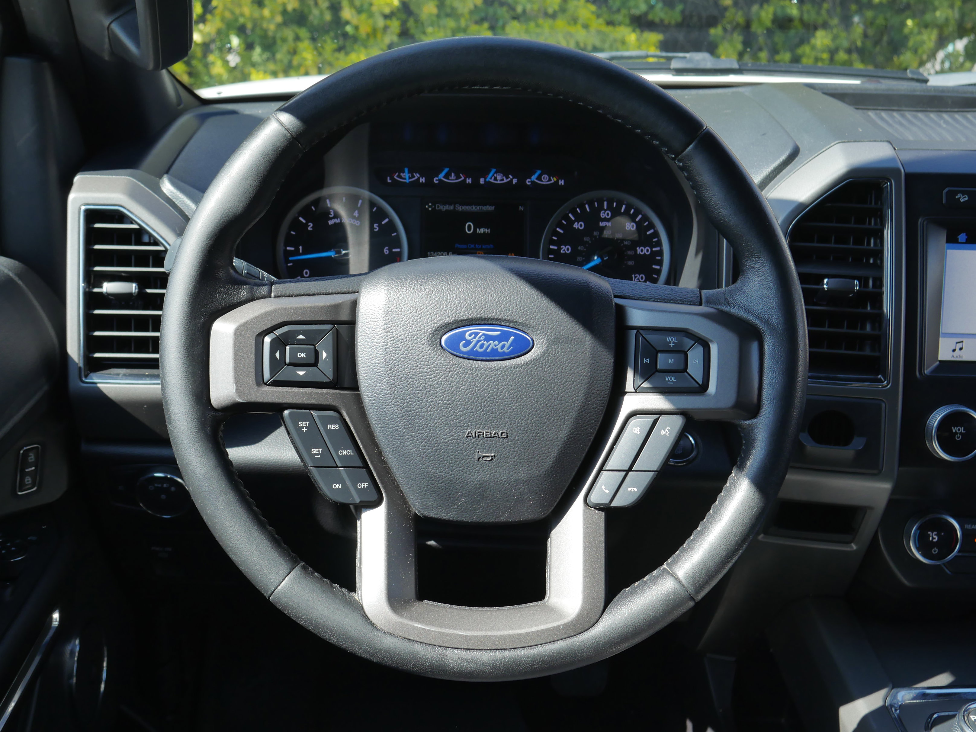 Used 2019 Ford Expedition XLT w/ Equipment Group 201A AWD/4WD image 6