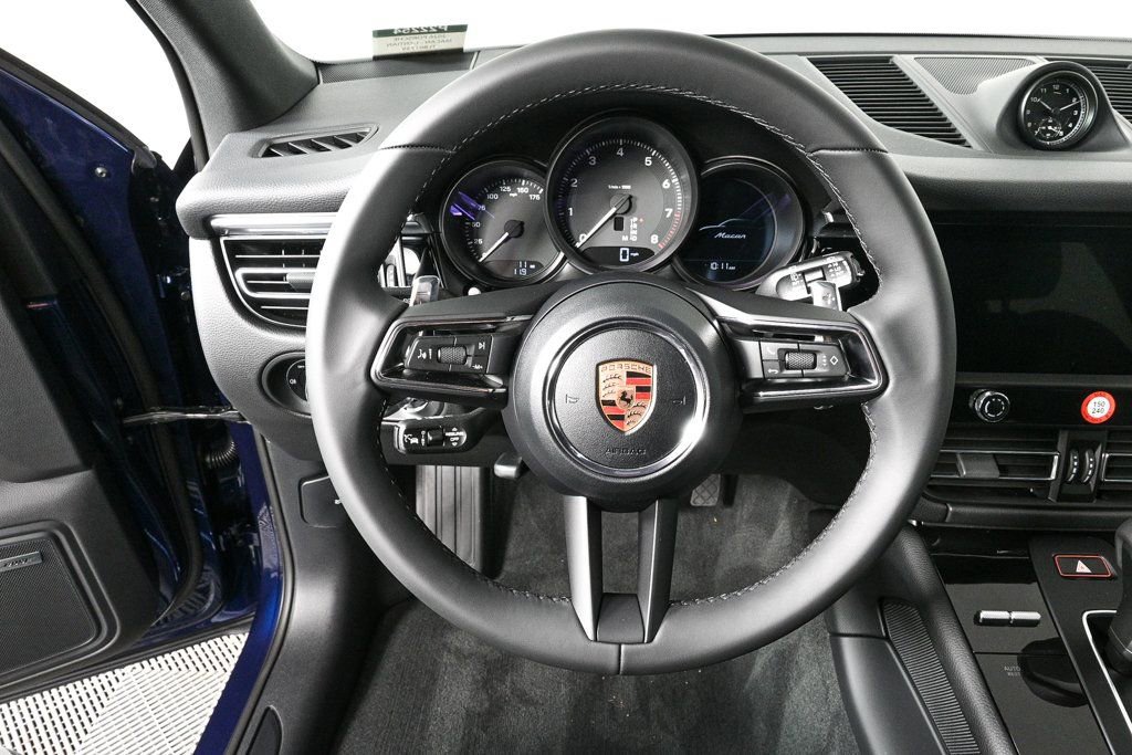 Certified 2026 Porsche Macan image 9