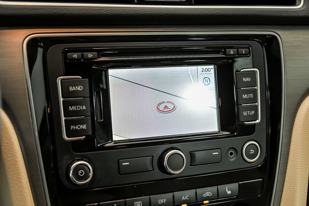 Used 2014 Volkswagen Passat 2.5 SE FWD image 21