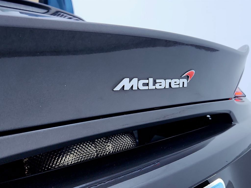 Used 2017 McLaren 570S image 18