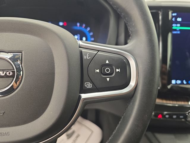Used 2022 Volvo XC60 B5 Momentum AWD/4WD image 30