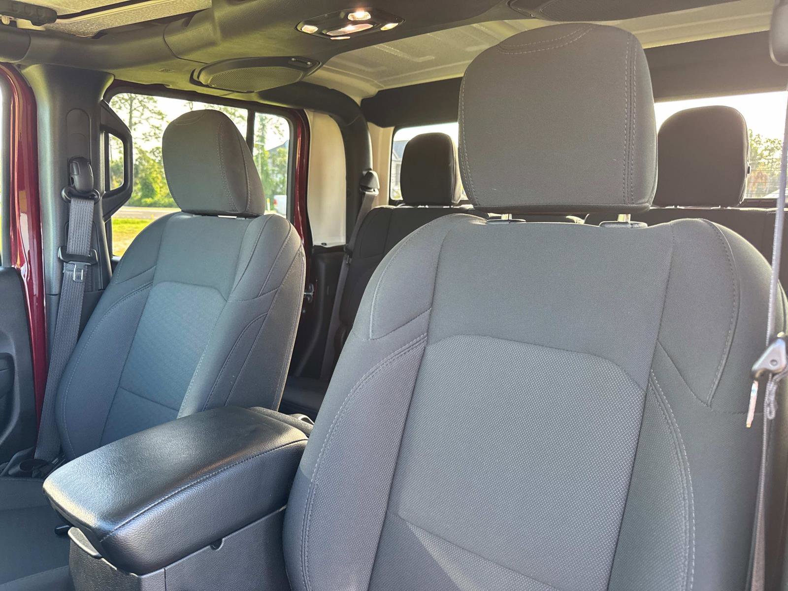 Certified 2022 Jeep Gladiator Overland AWD/4WD image 21