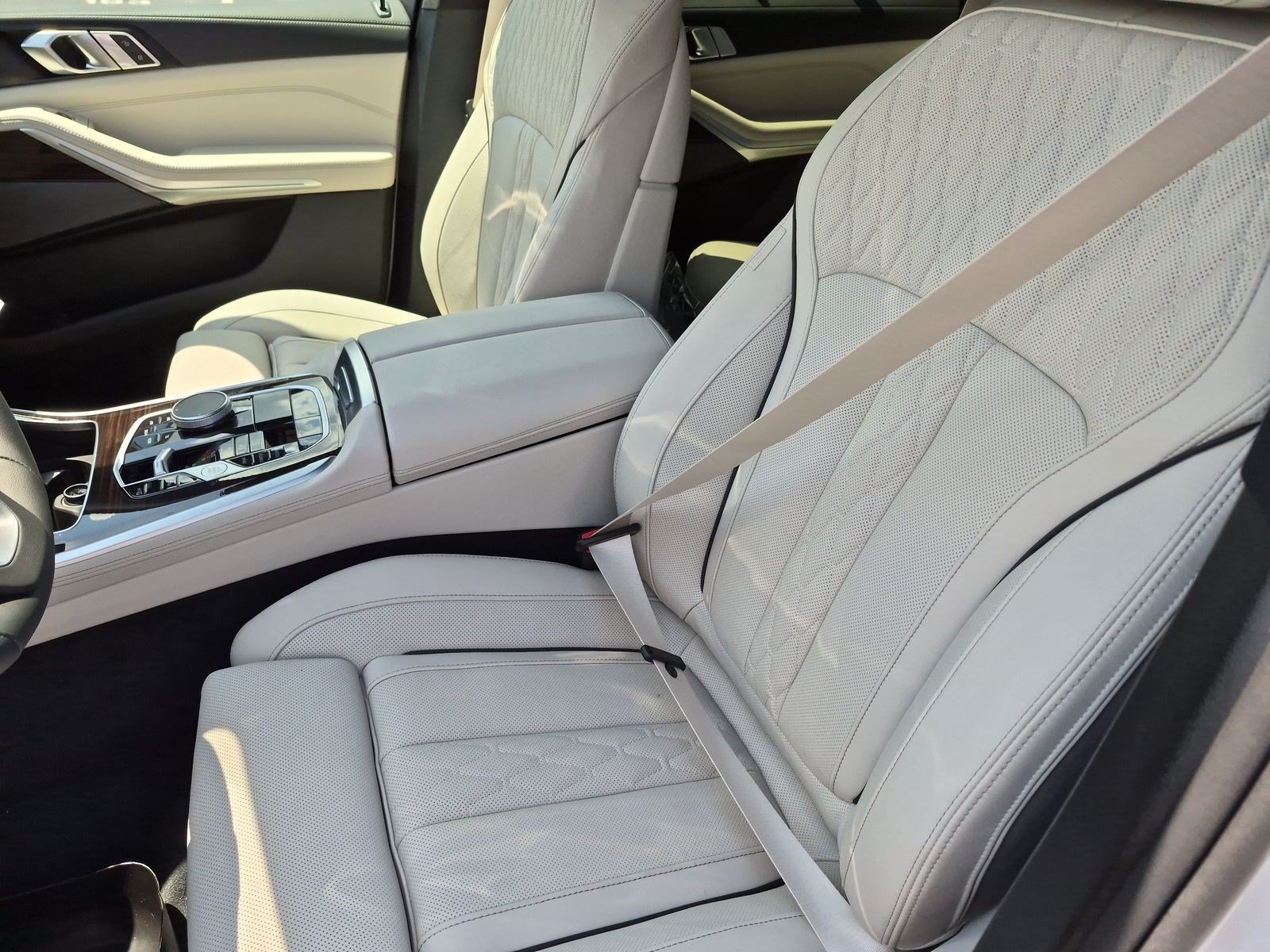New 2026 BMW X5 xDrive40i AWD/4WD image 17