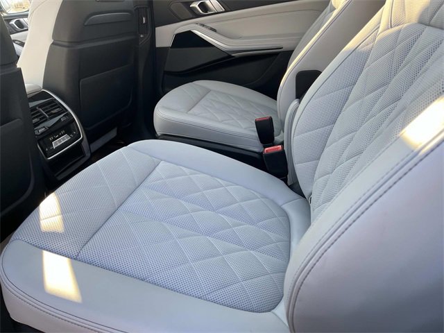 Used 2024 BMW X7 xDrive40i w/ Executive Package image 22