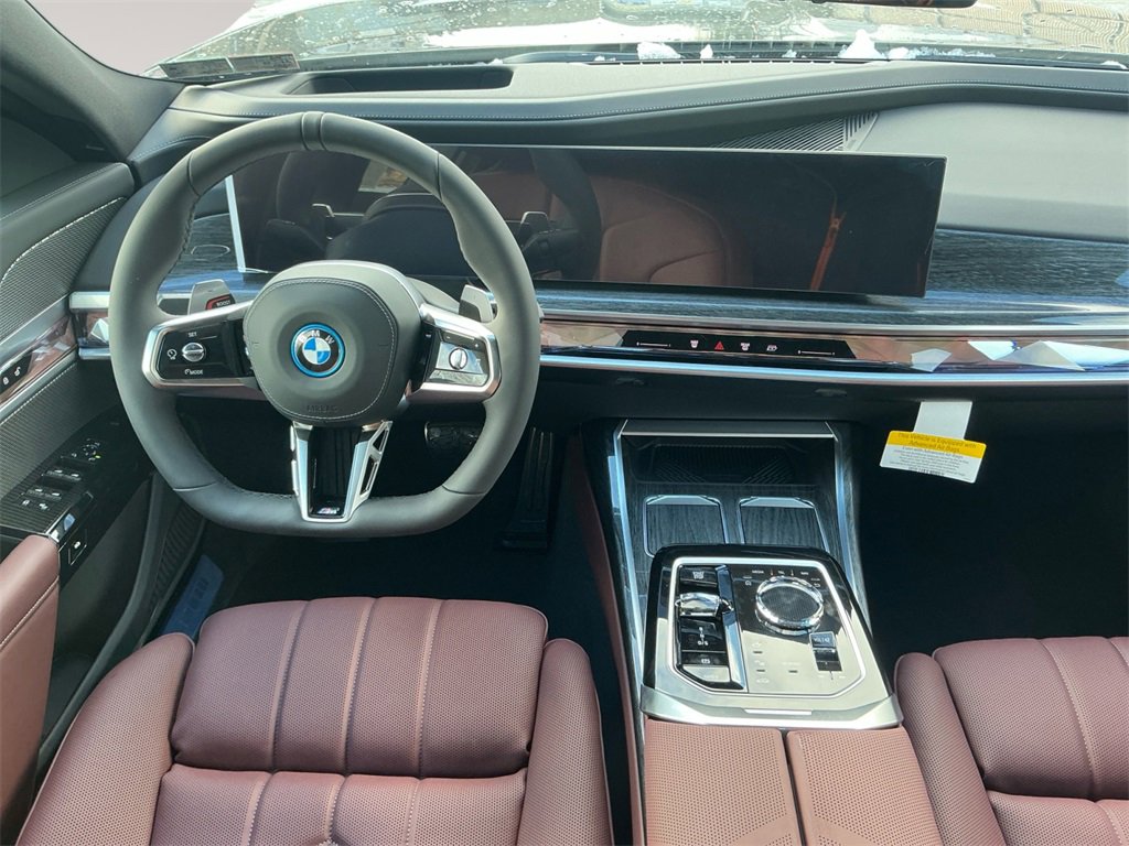 New 2026 BMW 750e xDrive image 10