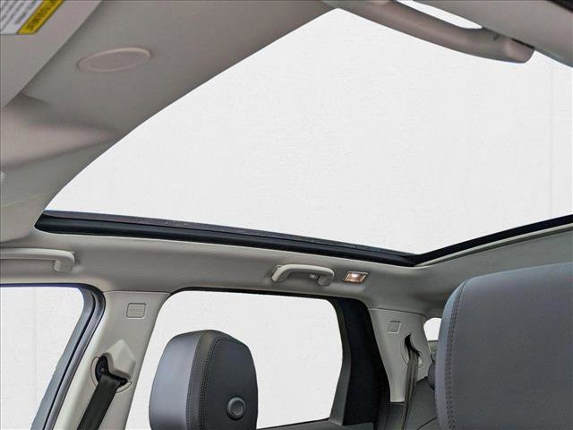 New 2025 Land Rover Discovery Sport S image 15