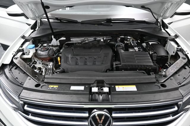 Used 2023 Volkswagen Tiguan SE w/ Panoramic Sunroof Package FWD image 36