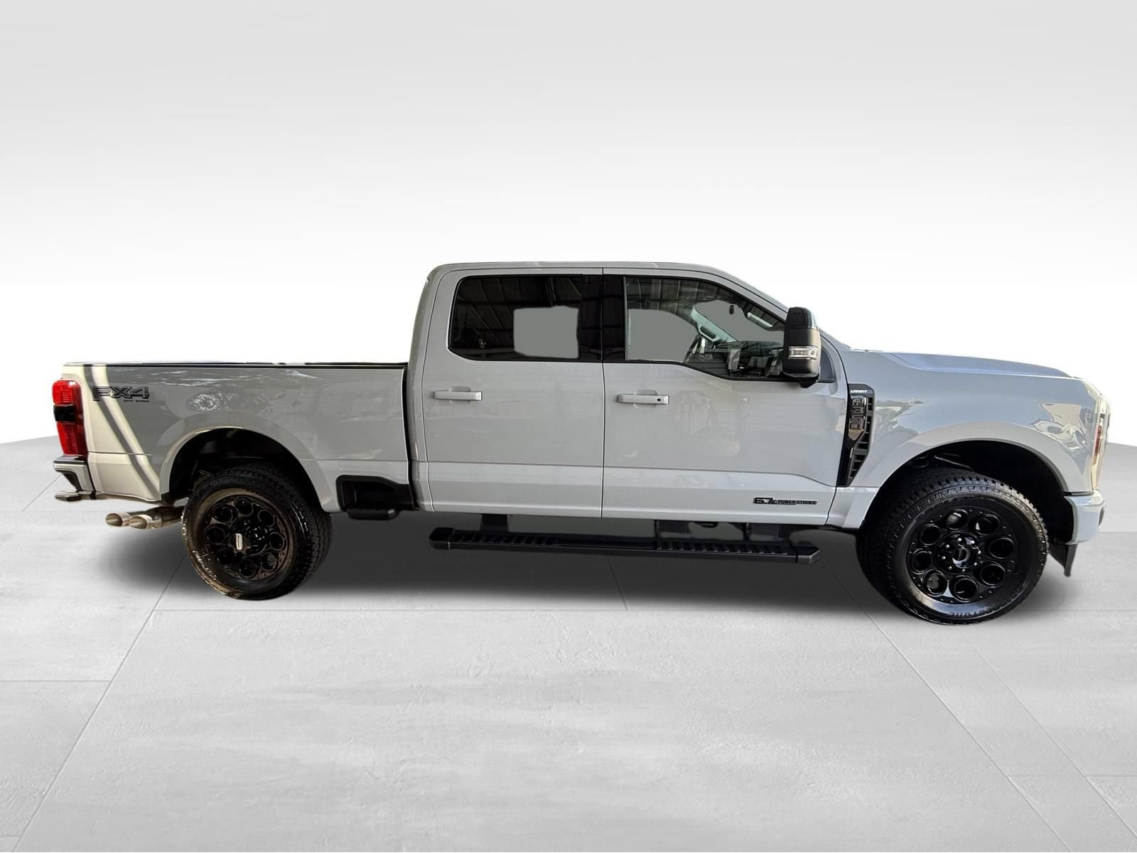 Used 2026 Ford F350 Lariat w/ Black Appearance Package AWD/4WD image 4