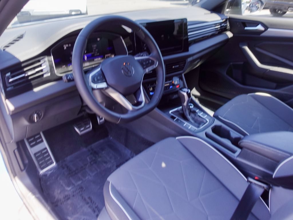 Certified 2025 Volkswagen Jetta Sport FWD image 11