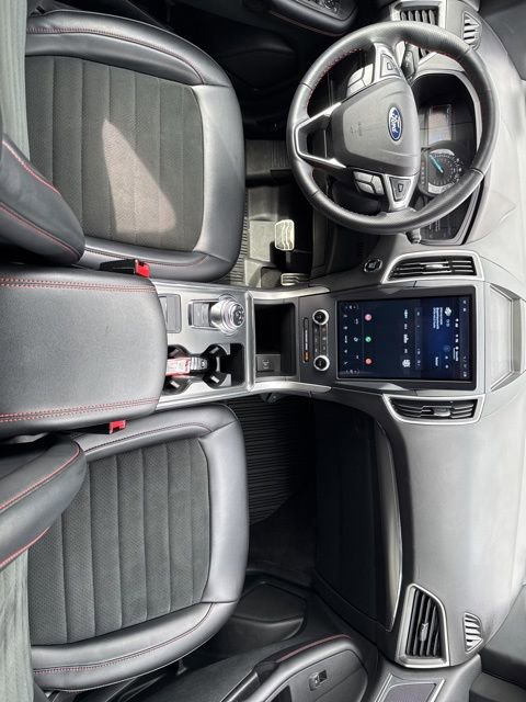 Used 2023 Ford Edge ST-Line image 11