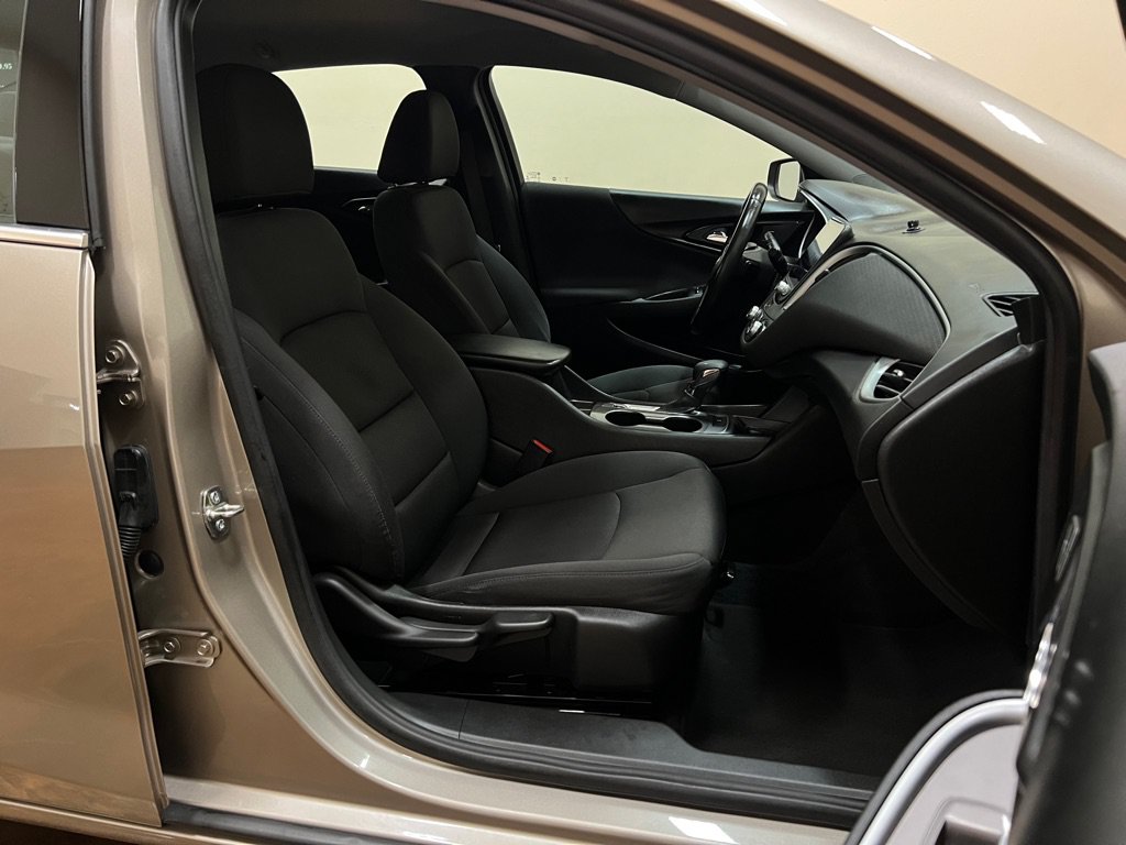 Used 2022 Chevrolet Malibu RS FWD image 23