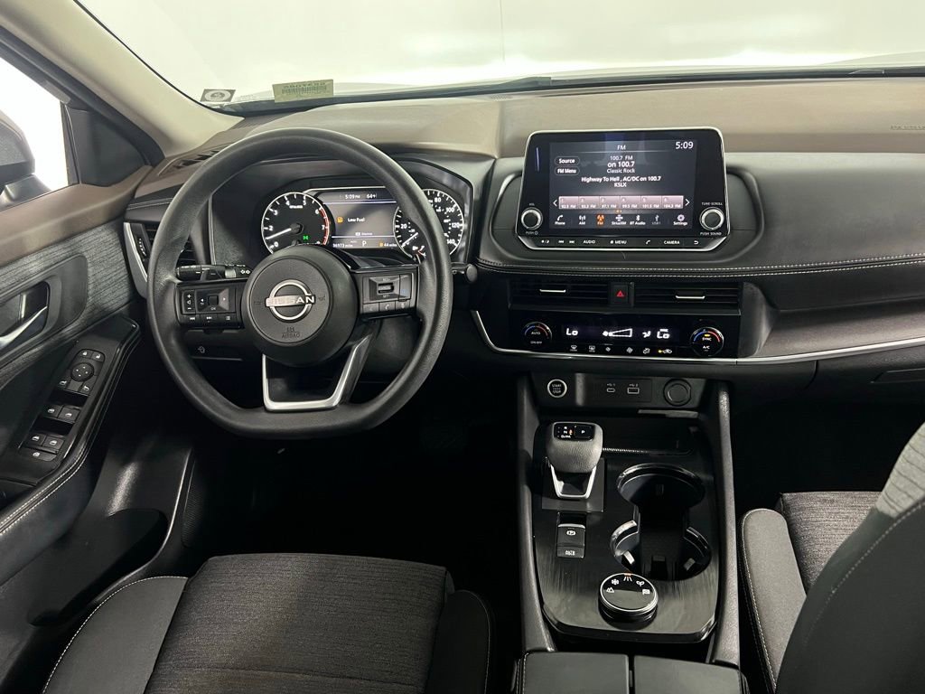 Used 2023 Nissan Rogue SV image 30