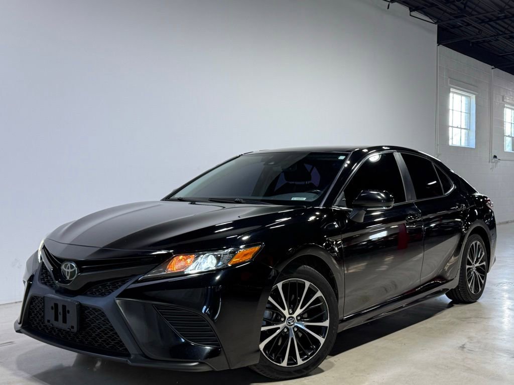 Used 2019 Toyota Camry SE w/ Convenience Package image 1