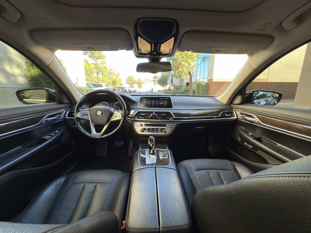 Used 2016 BMW 740i image 23