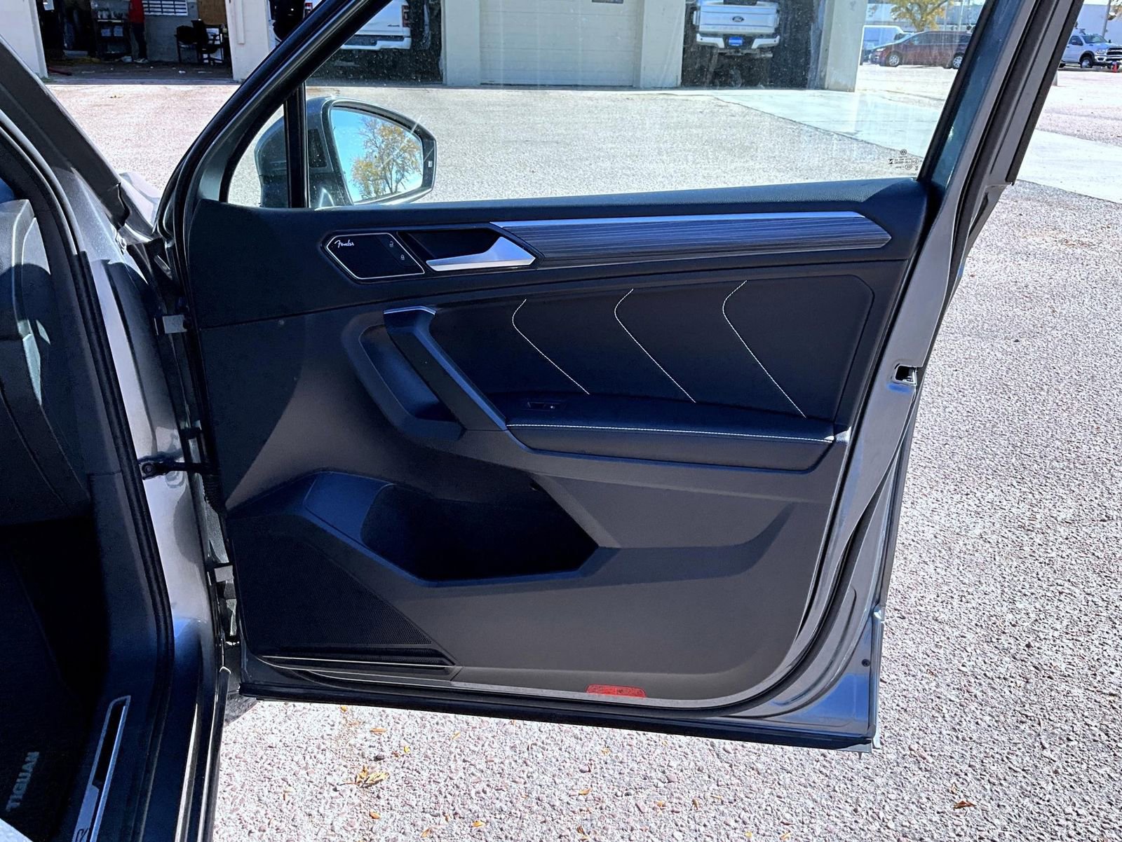 Used 2023 Volkswagen Tiguan SEL R-Line image 17