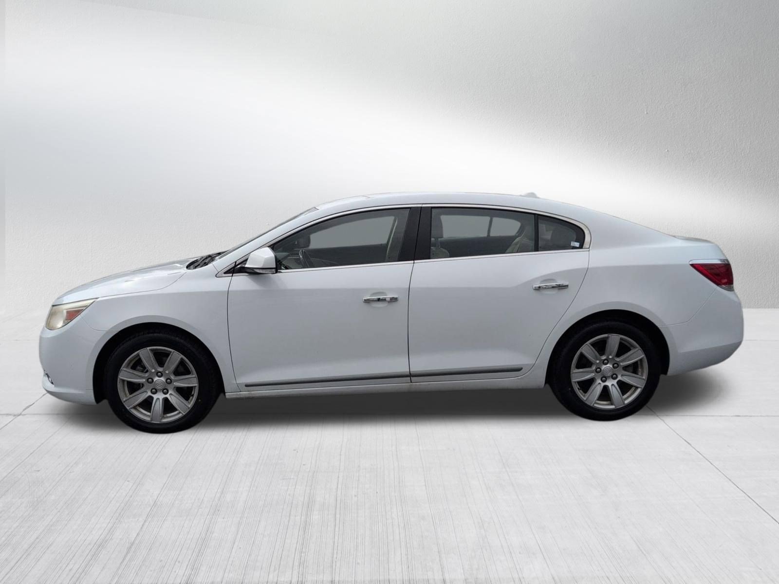 Used 2010 Buick LaCrosse CXL w/ Luxury Package image 2