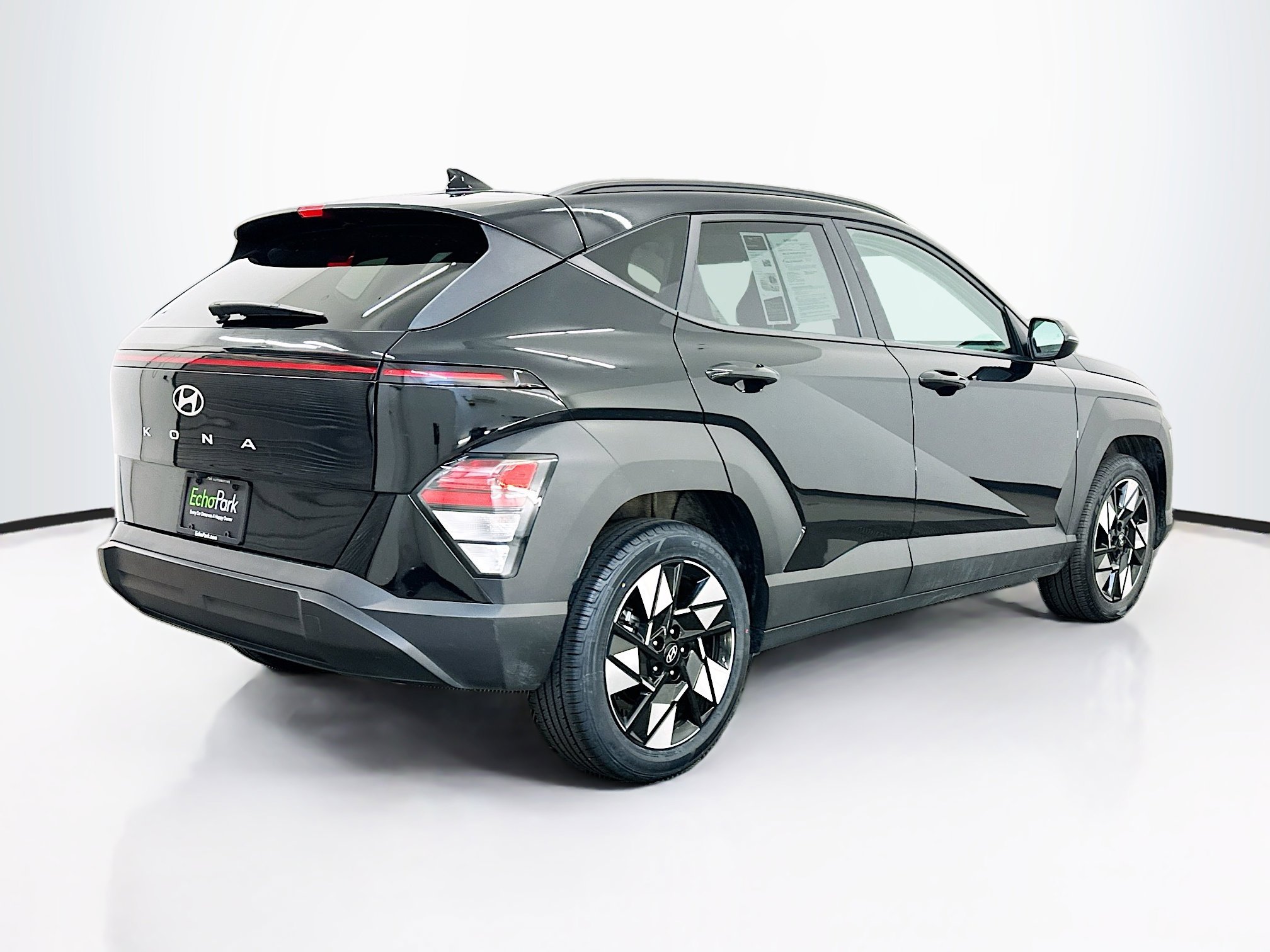 Used 2025 Hyundai Kona SEL image 9