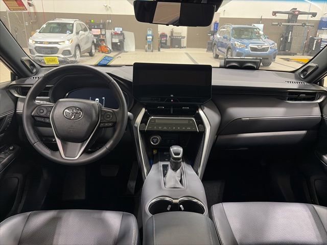 Used 2023 Toyota Venza Limited image 4