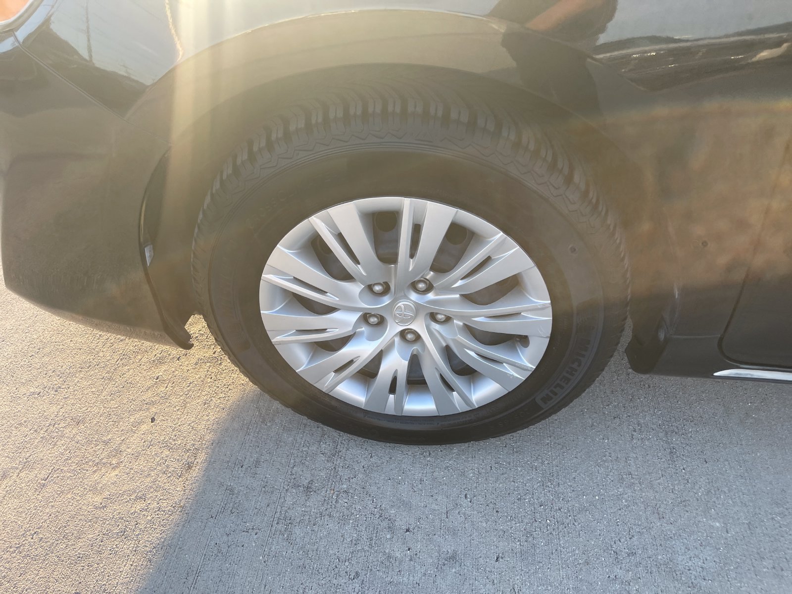 Used 2014 Toyota Camry LE FWD image 14