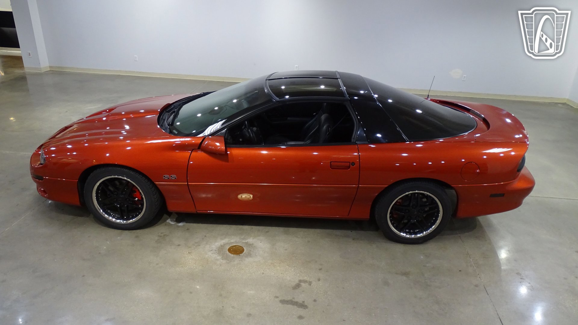 Used 2001 Chevrolet Camaro Z28 w/ SS Performance/Appearance Pkg RWD image 5