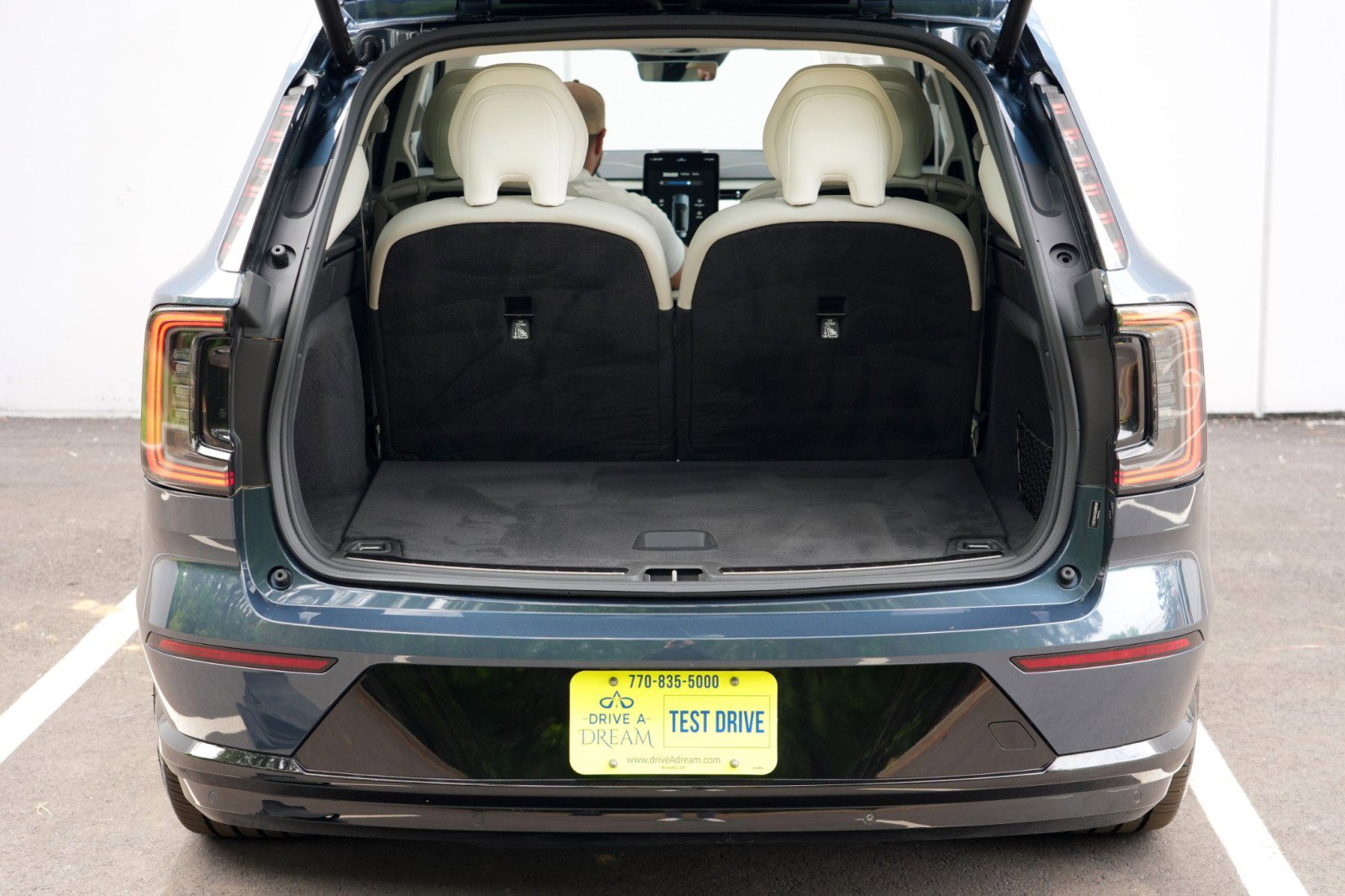 Used 2025 Volvo EX90 Plus AWD/4WD image 10