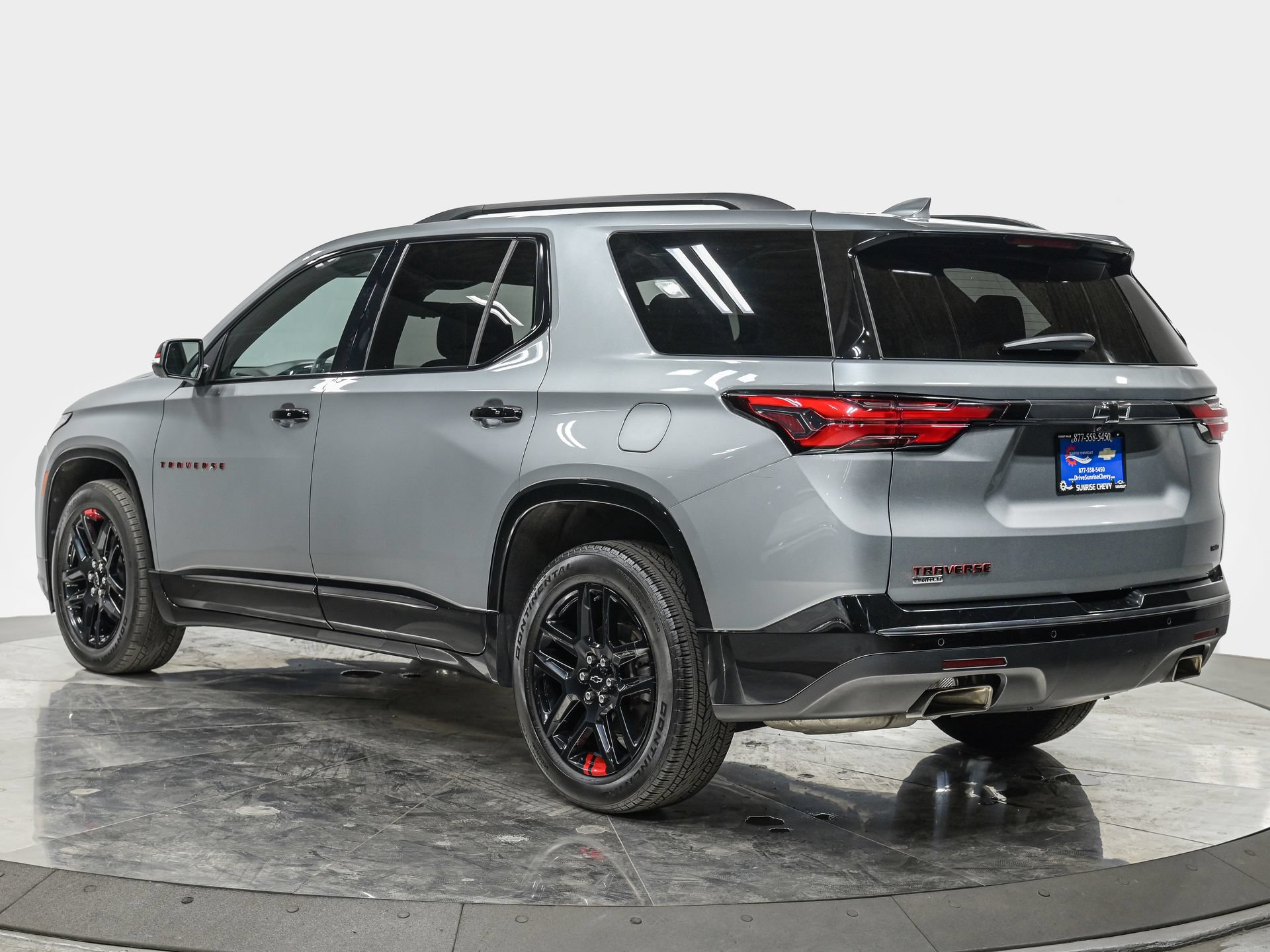 Used 2024 Chevrolet Traverse Premier w/ Redline Edition AWD/4WD image 4