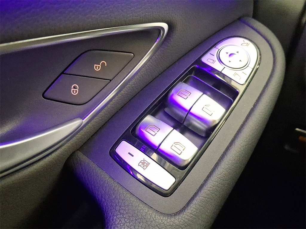 Used 2022 Mercedes-Benz GLC 300 4MATIC image 25