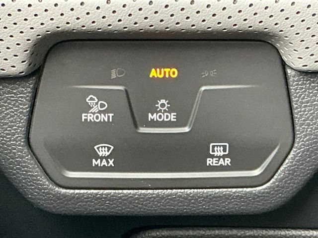 Used 2024 Volkswagen Atlas Peak Edition SE AWD/4WD image 36