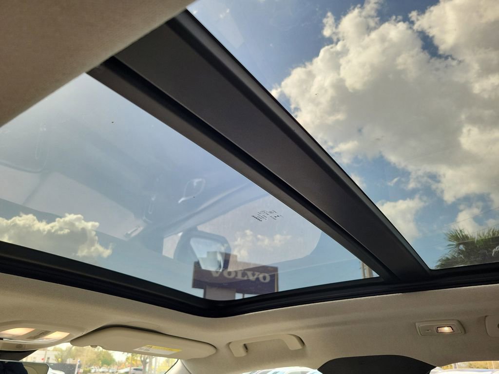 New 2026 Volvo XC40 B5 Ultra AWD/4WD image 6