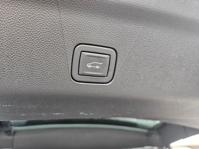 Used 2025 Chevrolet Tahoe Premier AWD/4WD image 7