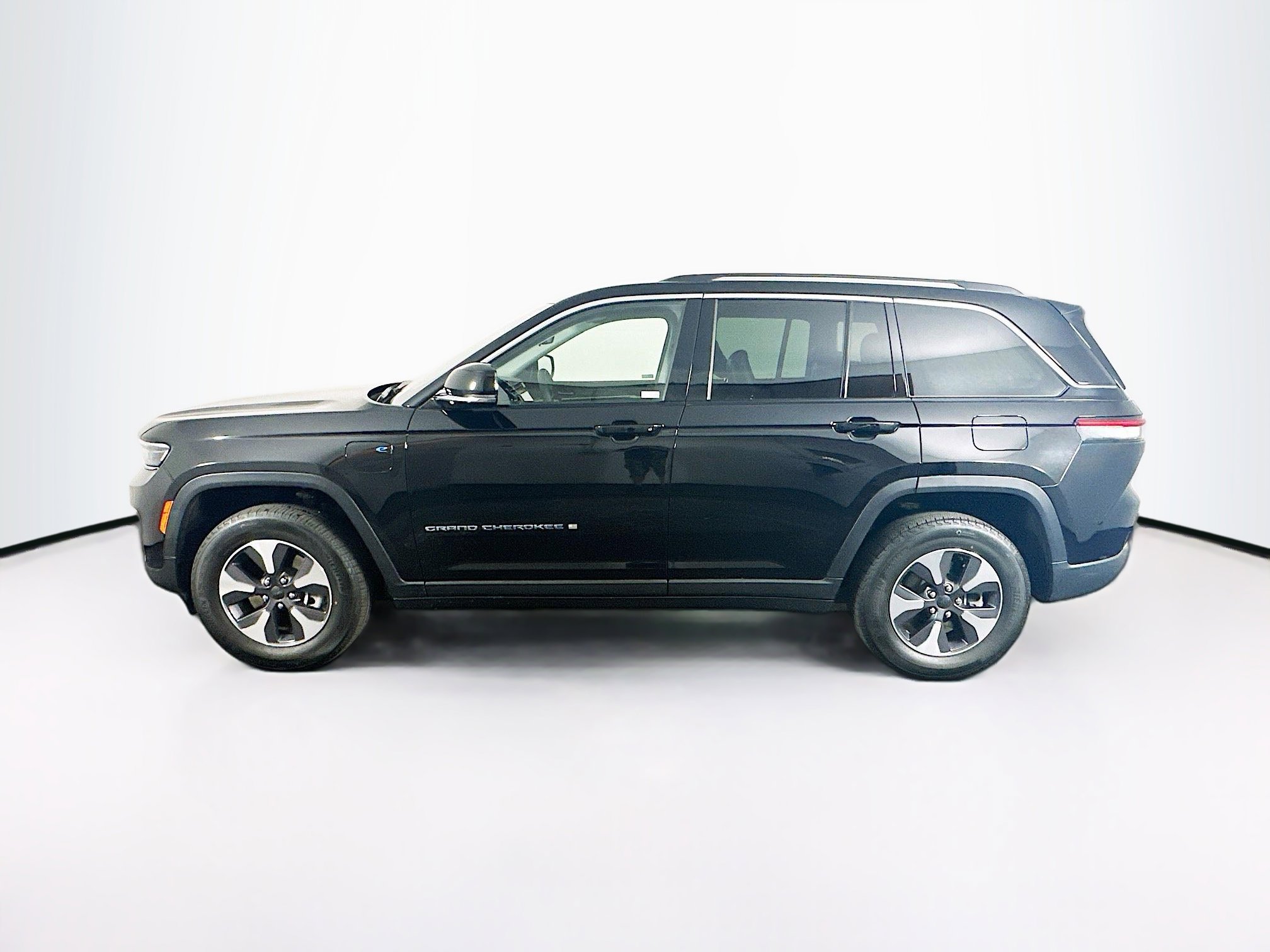 Used 2022 Jeep Grand Cherokee Limited 4xe AWD/4WD image 4