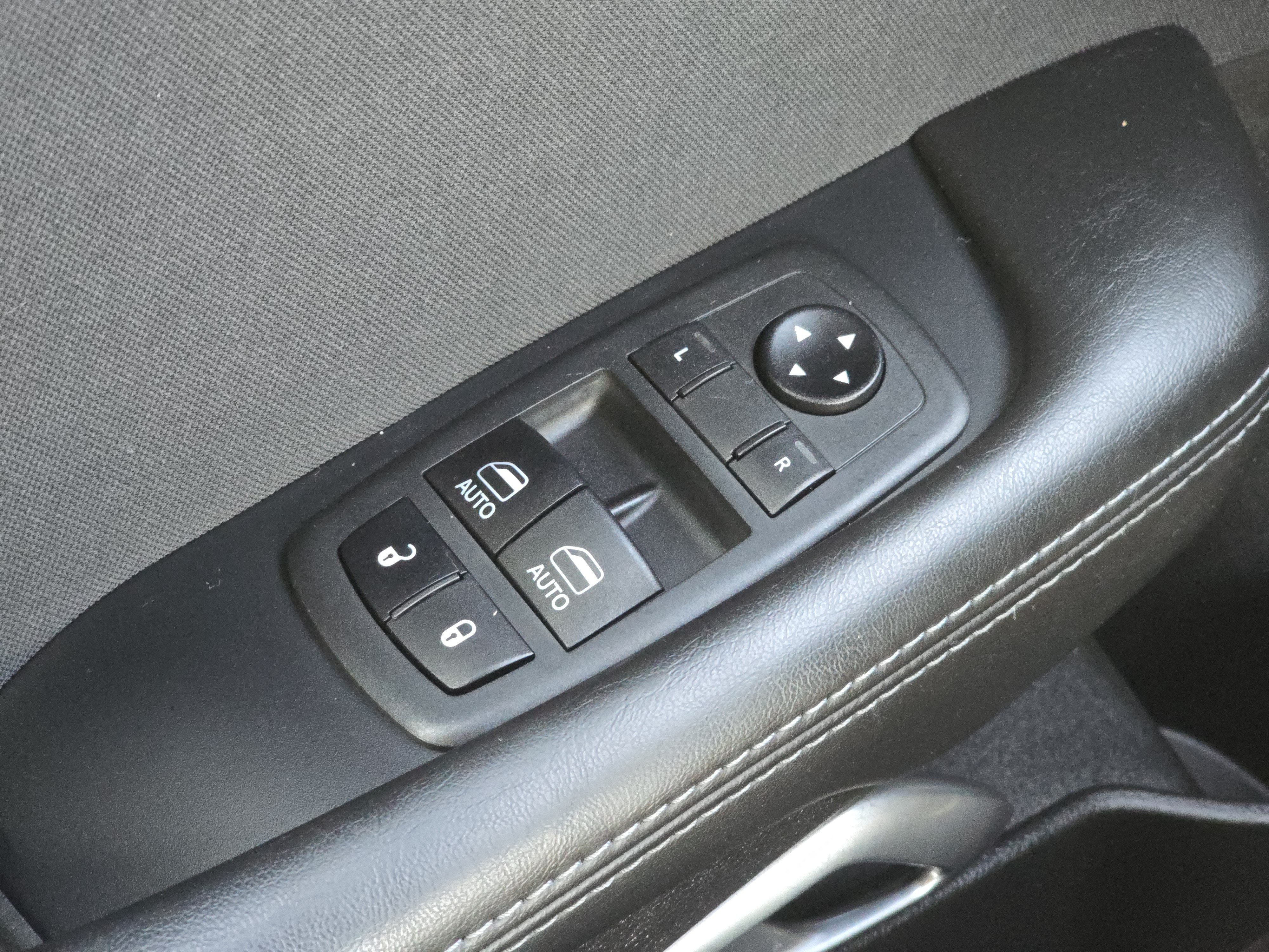 Used 2019 Dodge Challenger SXT RWD image 18