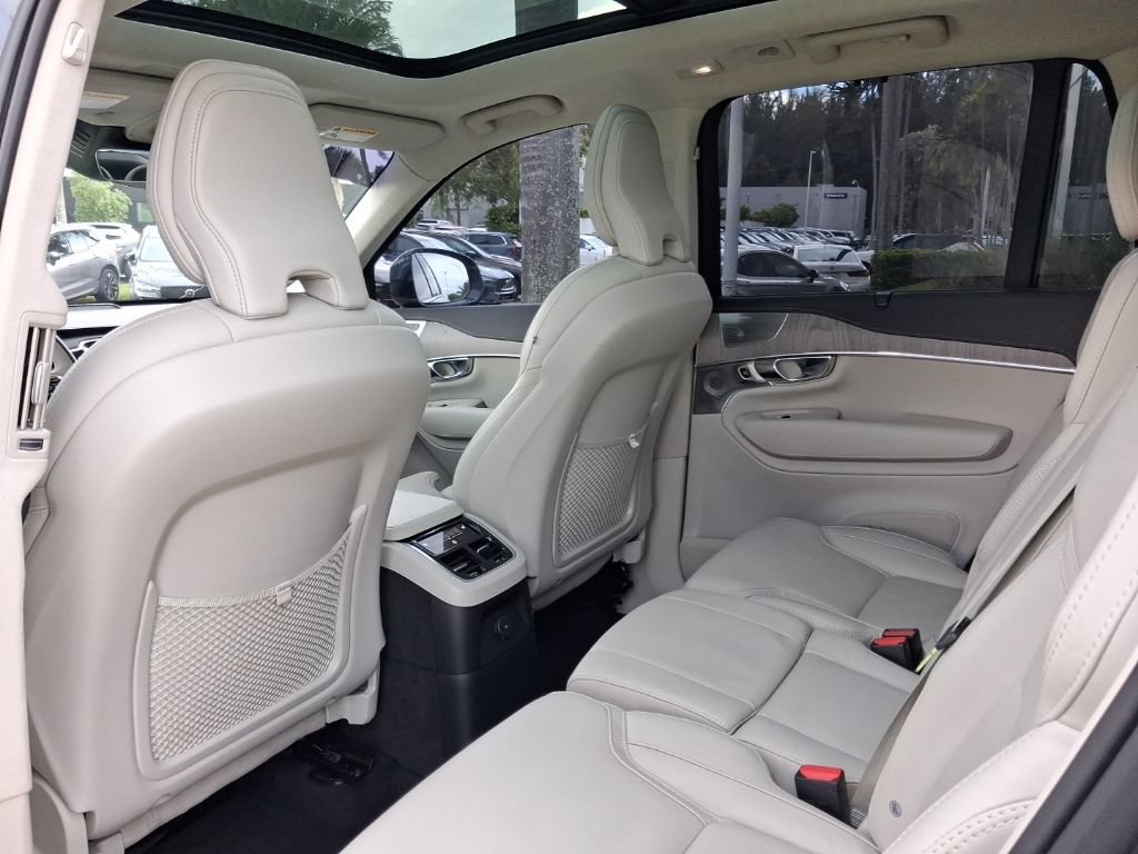 Used 2025 Volvo XC90 T8 Ultra w/ Lounge Package AWD/4WD image 7