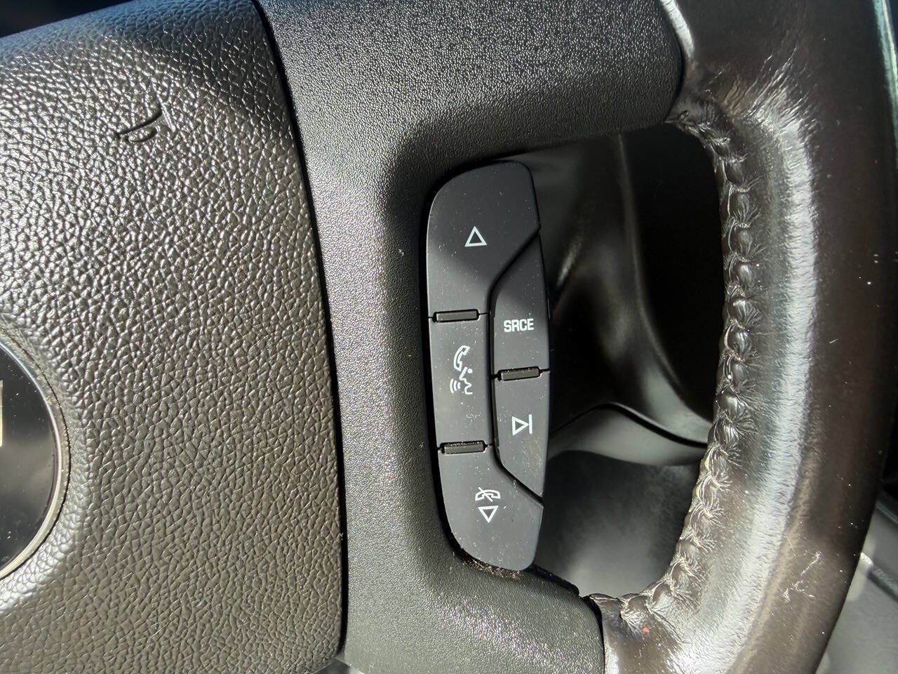 Used 2020 Chevrolet Express 2500 w/ Driver Convenience Package RWD image 16