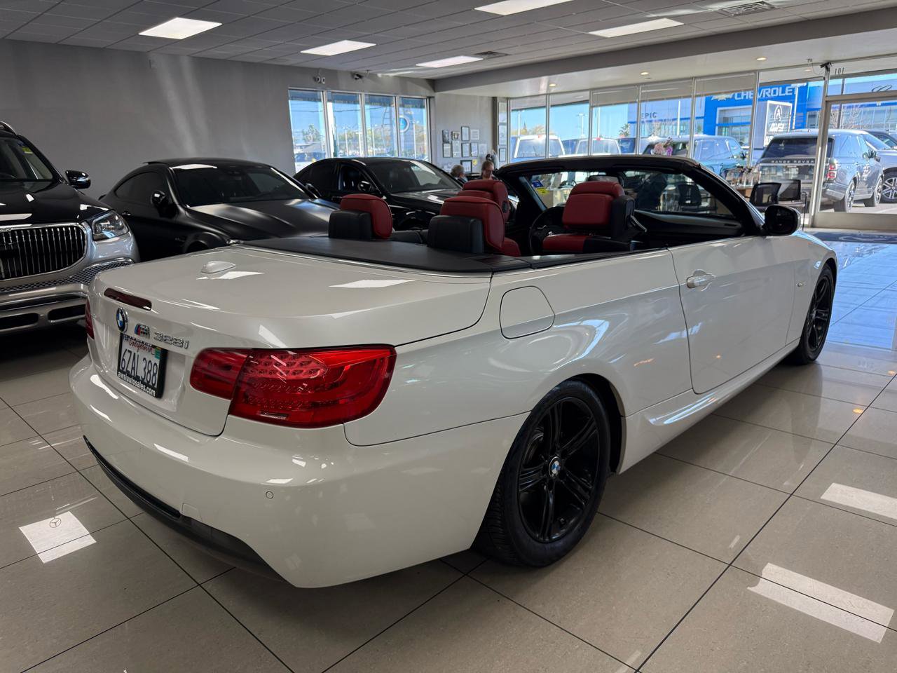 Used 2013 BMW 328i Convertible w/ M Sport Pkg image 3
