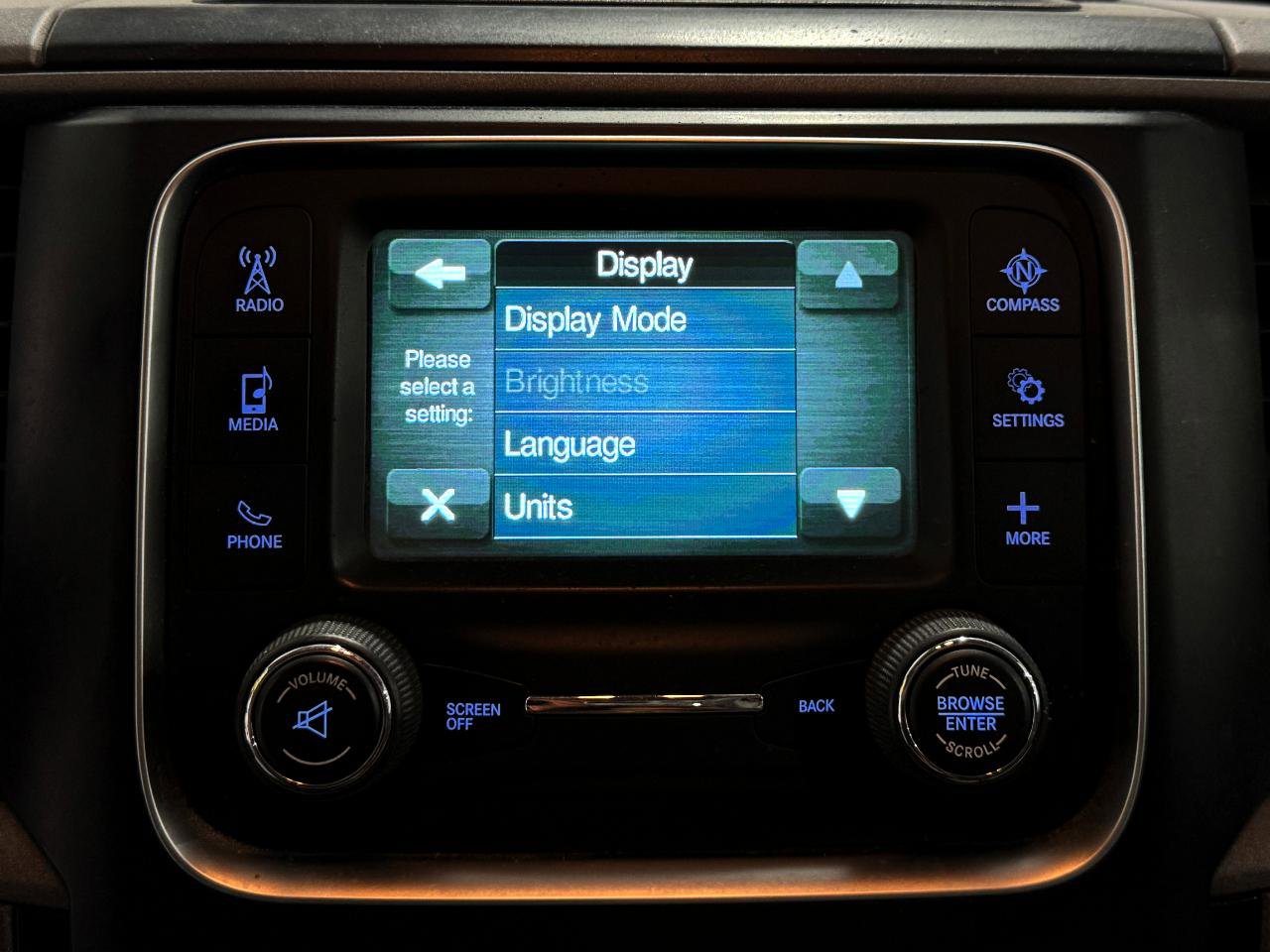 Used 2018 RAM 2500 Tradesman w/ Chrome Appearance Group image 16