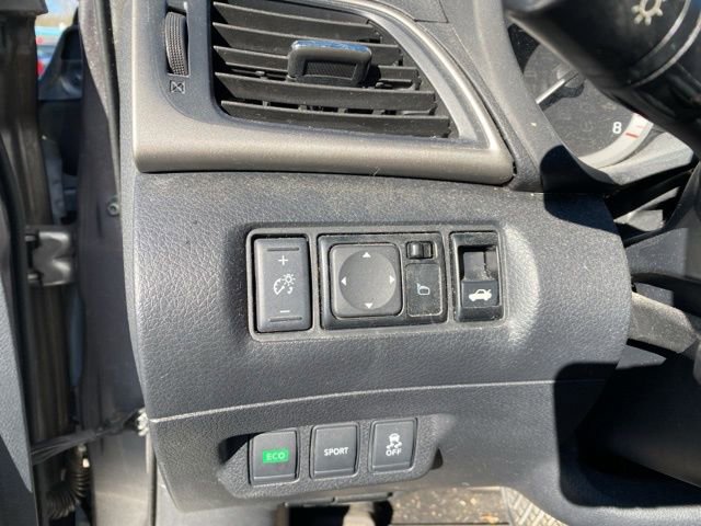 Used 2015 Nissan Sentra SR w/ Navigation Package FWD image 18