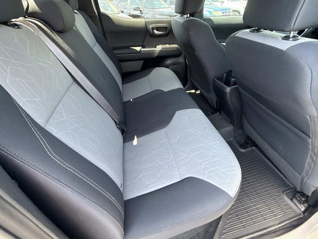 Used 2021 Toyota Tacoma TRD Sport w/ Technology Package image 19