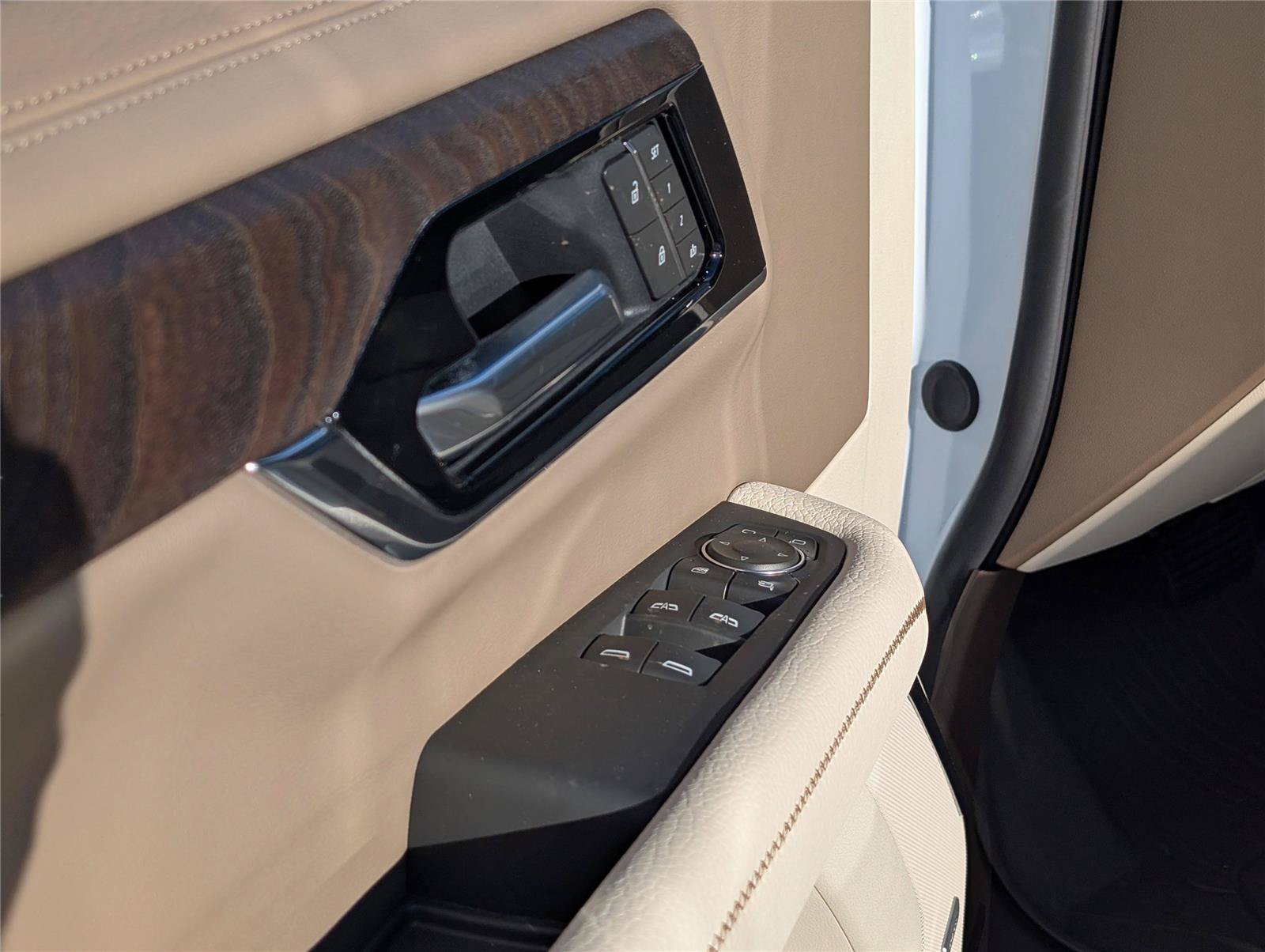 Used 2026 GMC Yukon XL Denali w/ Advanced Technology Package RWD image 19