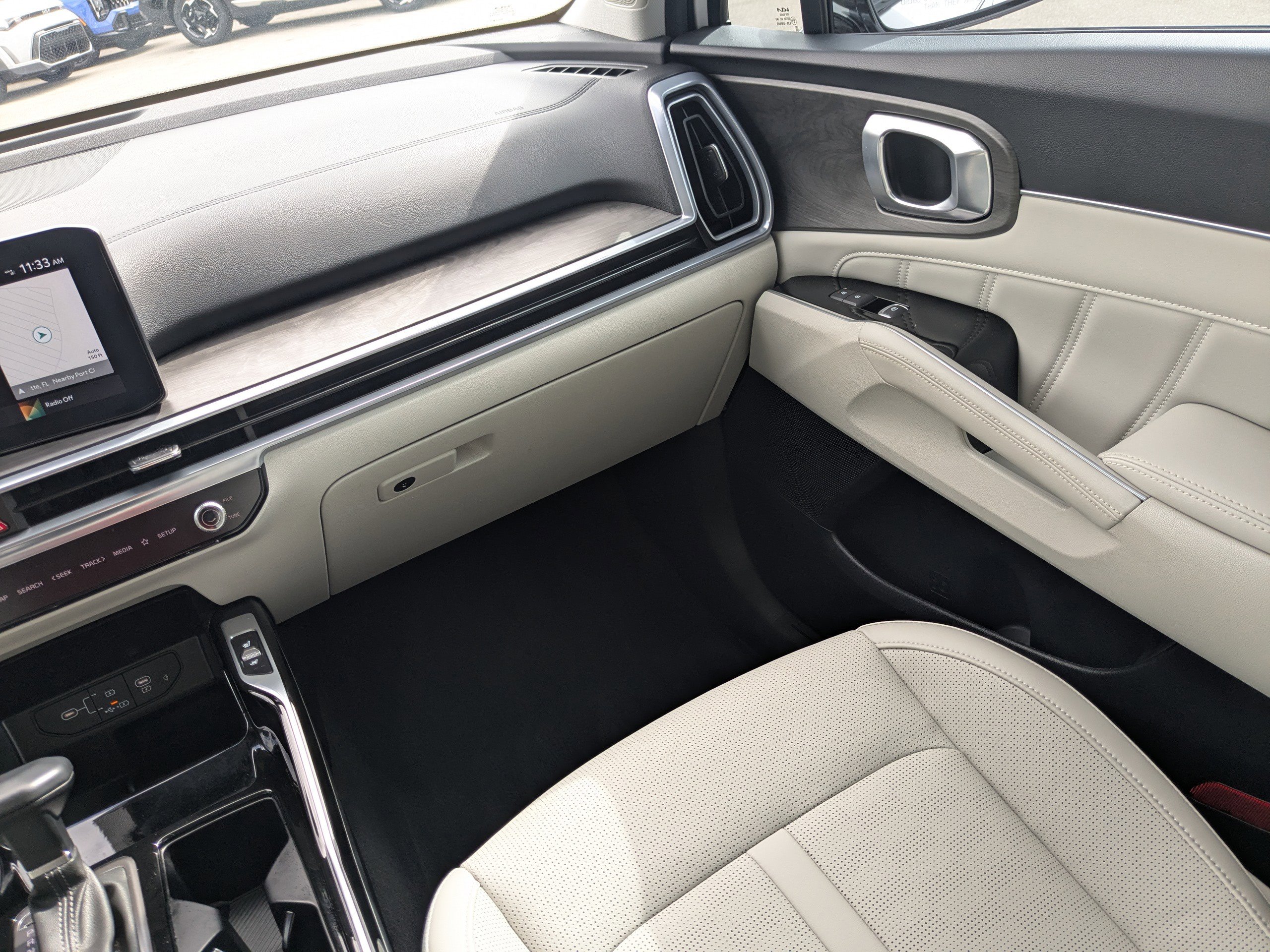 Certified 2025 Kia Sorento SX image 20