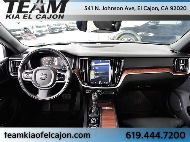 Used 2020 Volvo V60 T5 Cross Country image 21