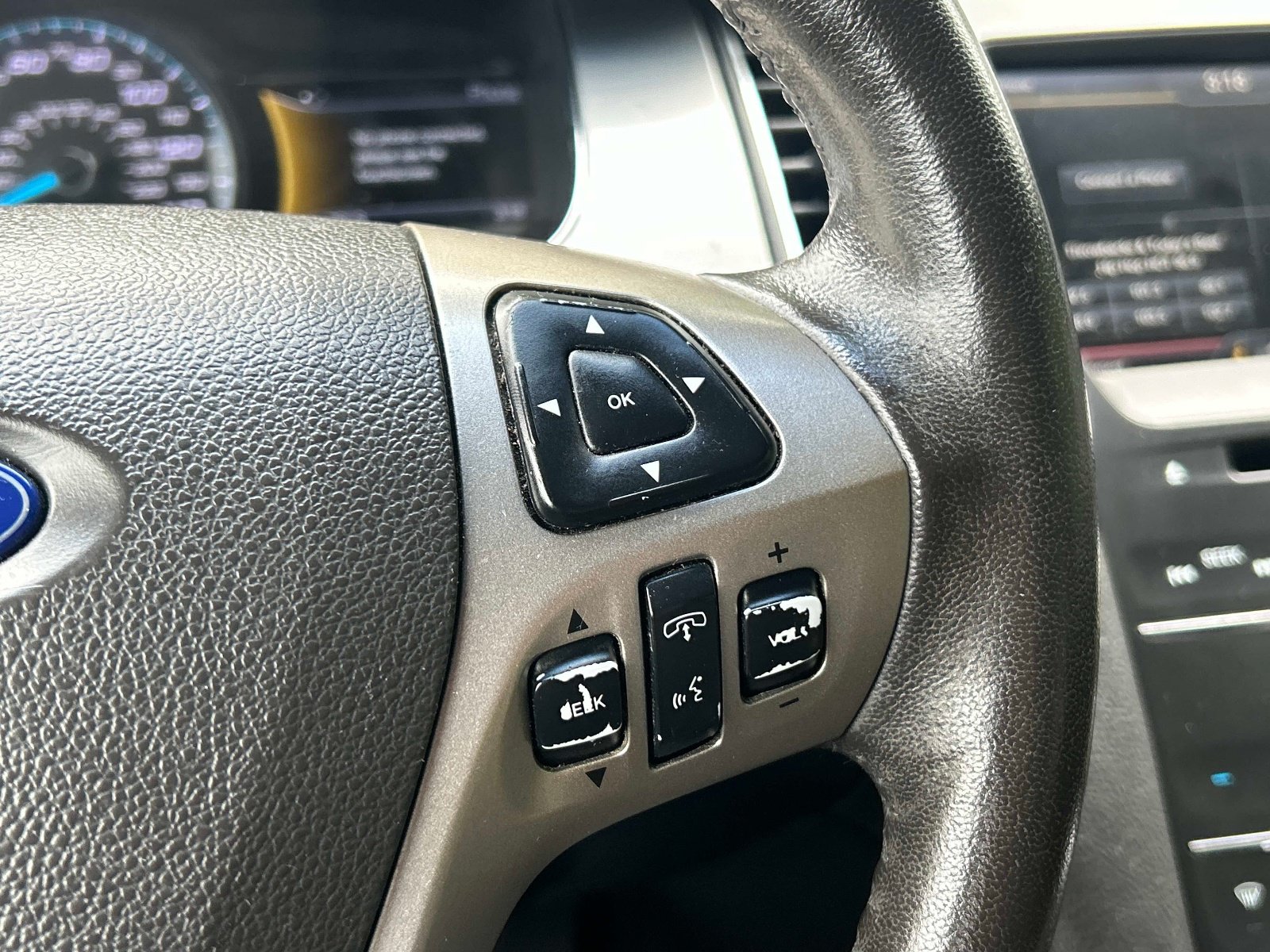 Used 2015 Ford Taurus SEL w/ Equipment Group 201A FWD image 20