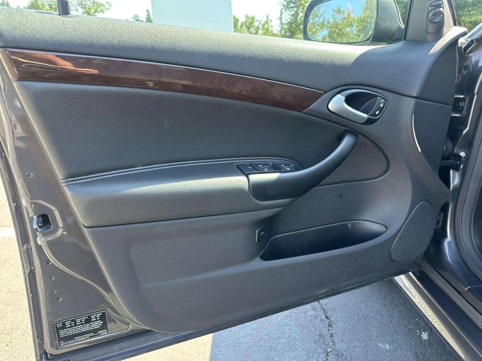 Used 2011 Saab 9-3 Aero image 21