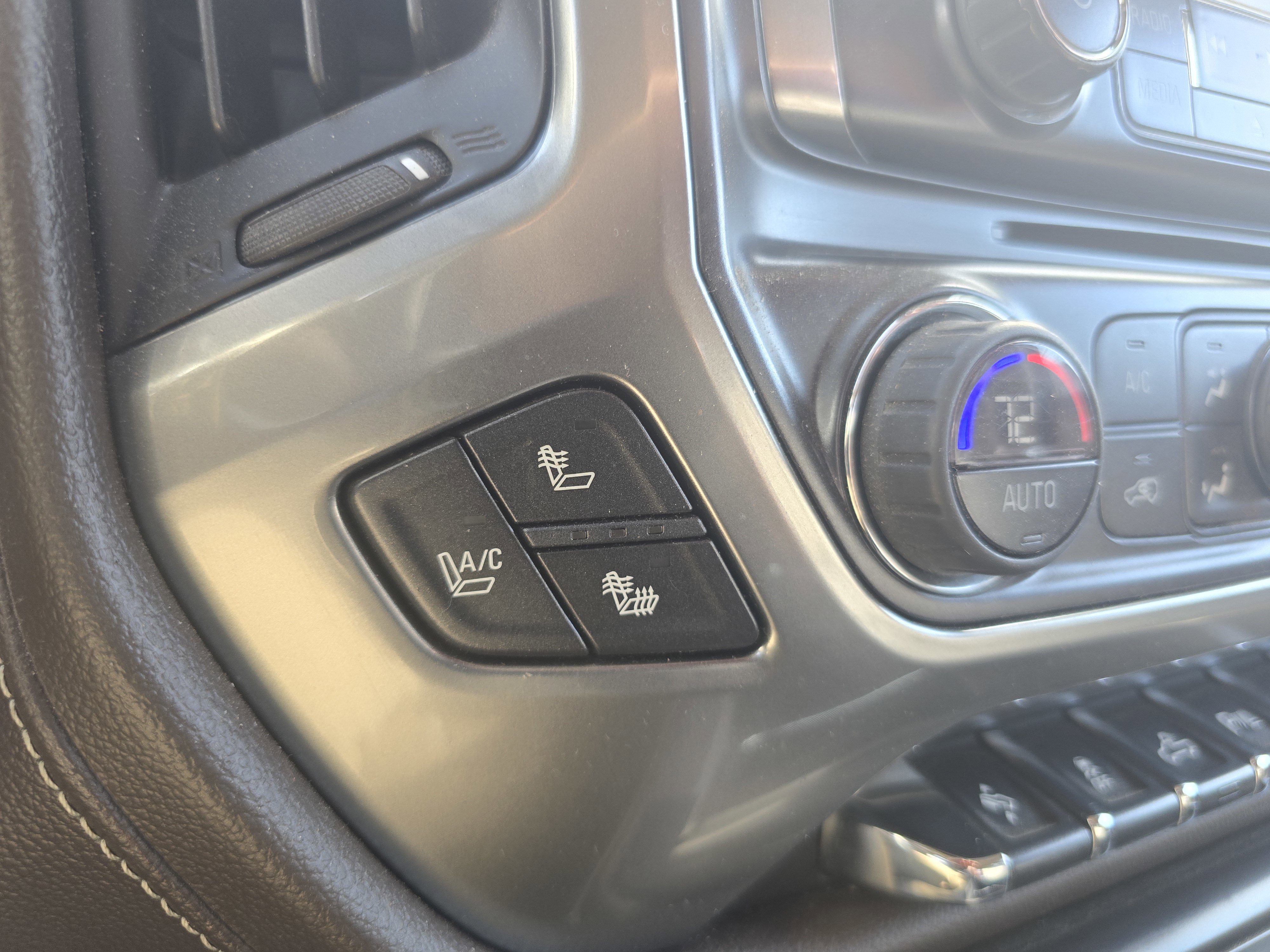 Used 2015 Chevrolet Silverado 1500 LTZ Z71 w/ LTZ Plus Package AWD/4WD image 25