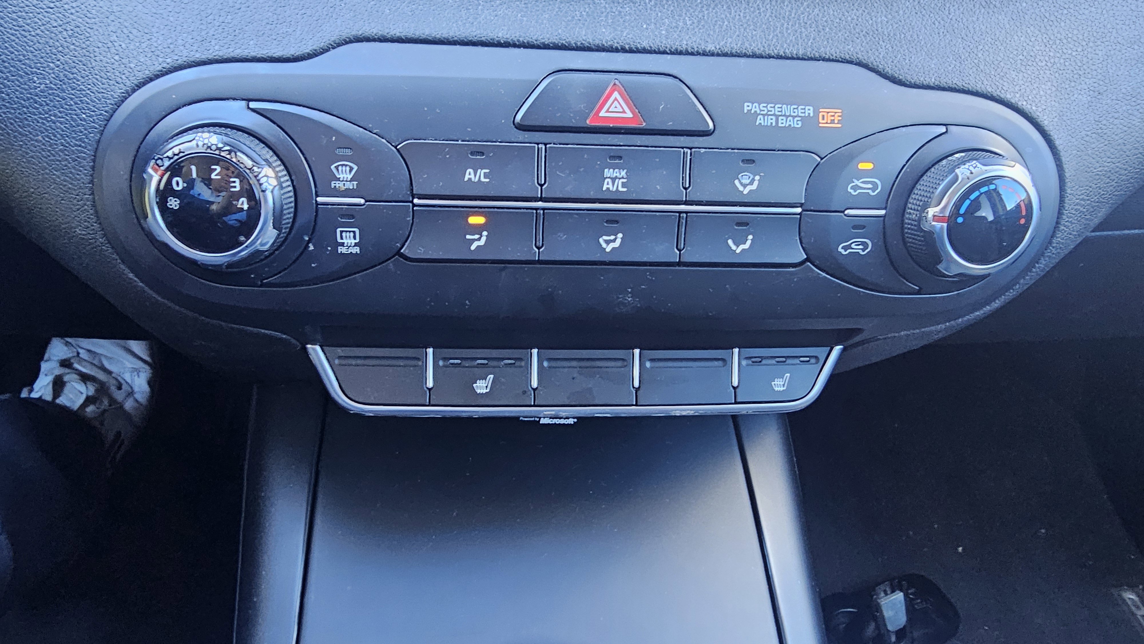 Used 2016 Kia Sorento LX w/ LX Convenience Package image 19