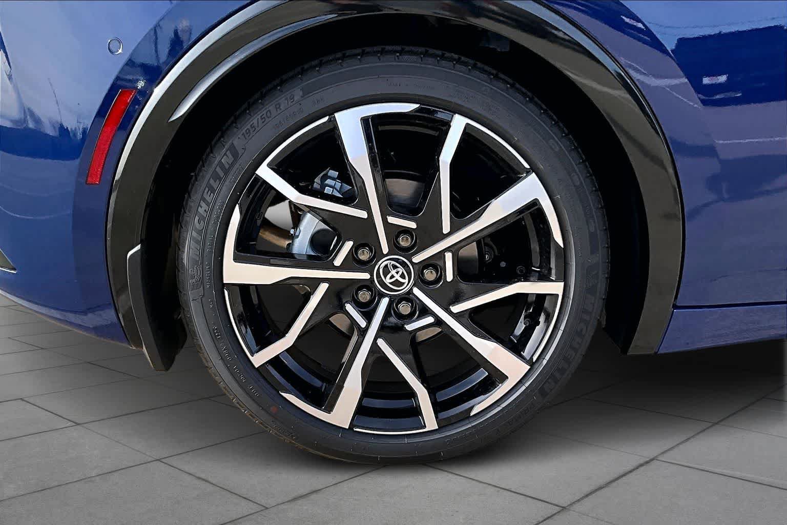 New 2026 Toyota Prius Plug-In Hybrid FWD image 11
