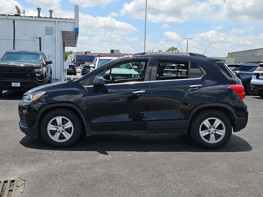 Used 2019 Chevrolet Trax LT w/ LT Convenience Package FWD image 3