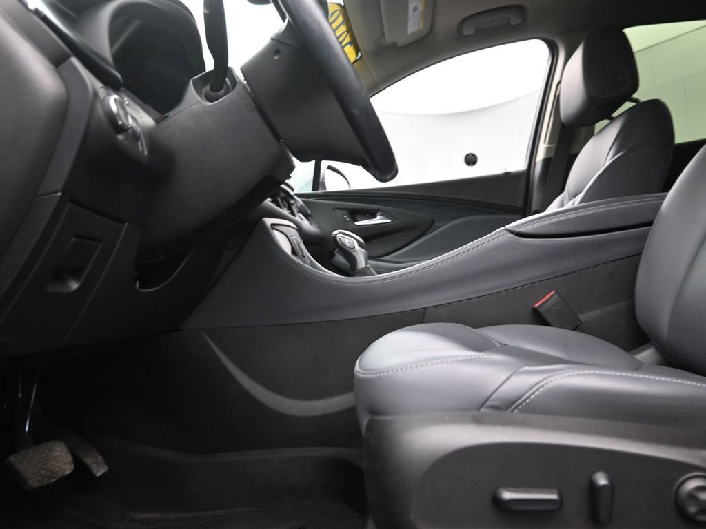 Used 2019 Buick Envision Premium image 17