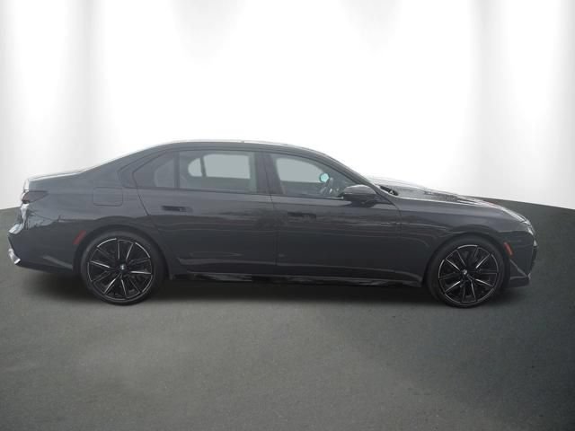 Used 2023 BMW 760i xDrive AWD/4WD image 17