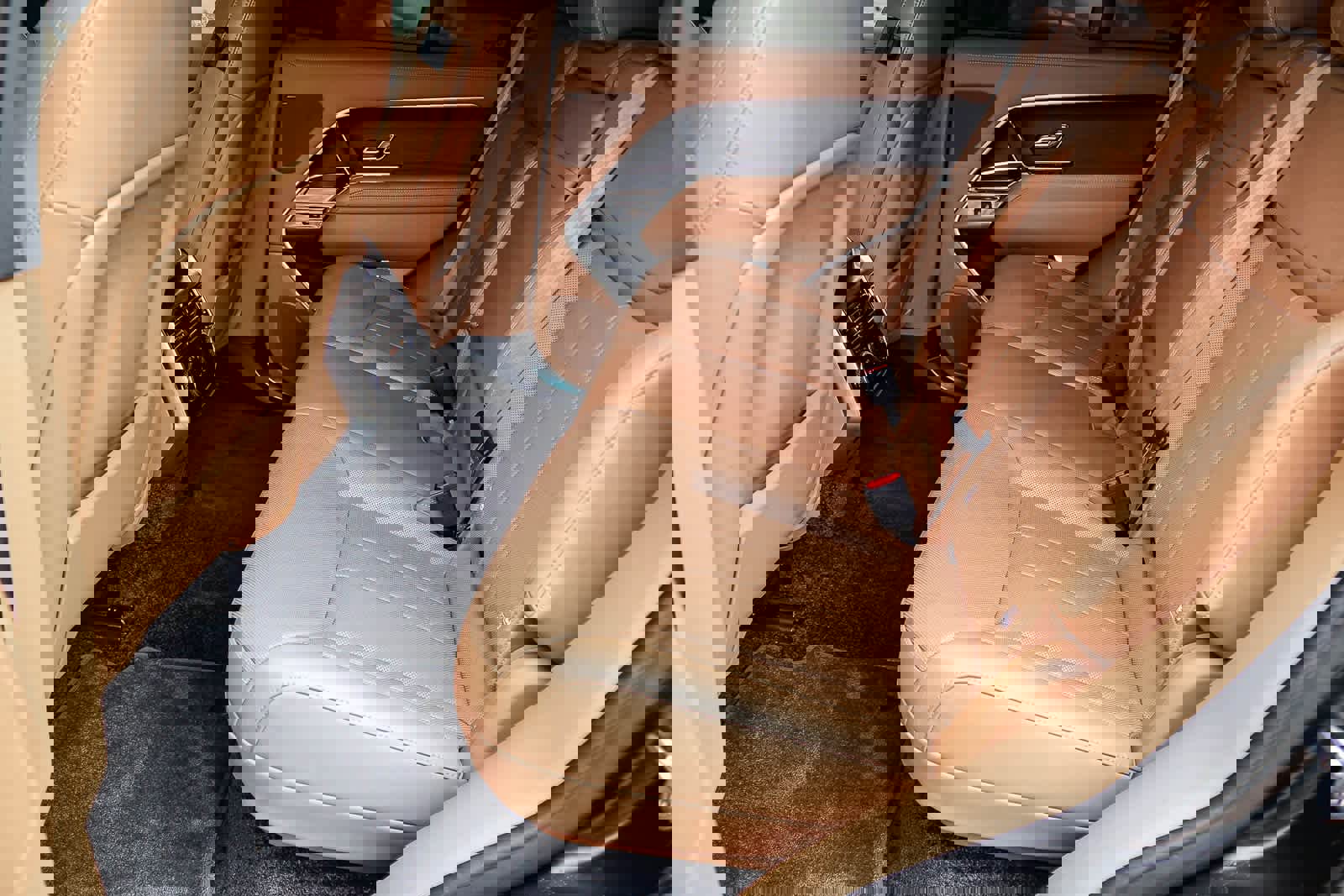 Used 2023 Land Rover Range Rover SE image 18